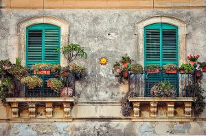 wąski balkon w bloku inspiracje